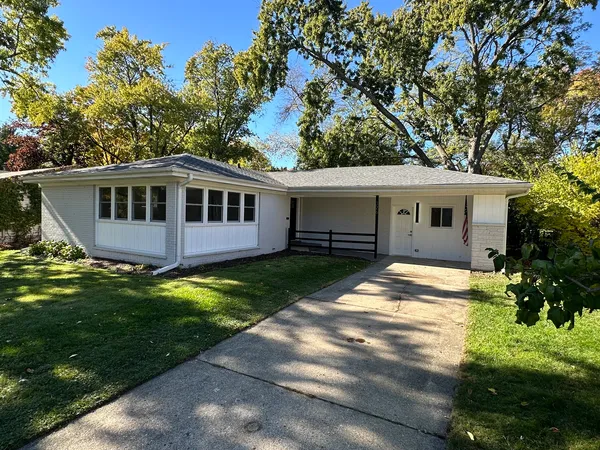 $480,000 | 326 Indian Drive, Glen Ellyn, IL 60137