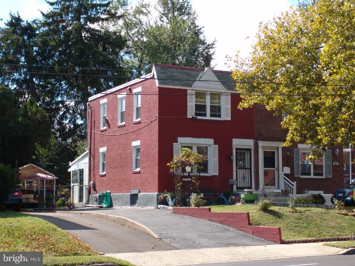228 East County Line Road Hatboro, PA 19040 - Photo 2 of 25 Exterior Front