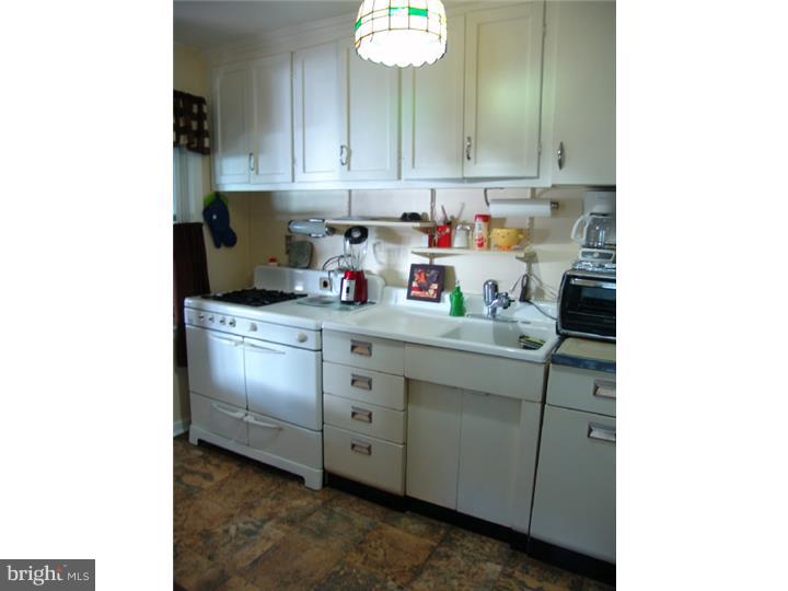 228 East County Line Road Hatboro, PA 19040 - Photo 12 of 25 Kitchen