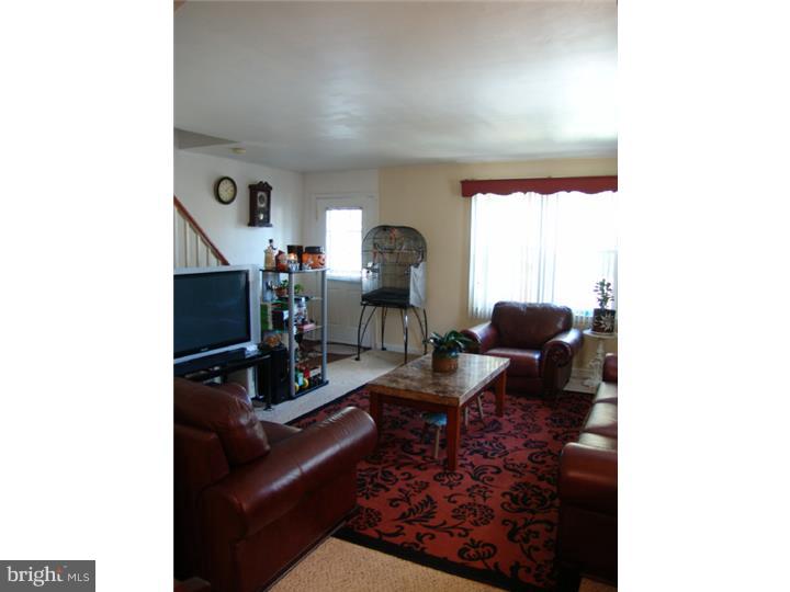 228 East County Line Road Hatboro, PA 19040 - Photo 6 of 25 Living Room