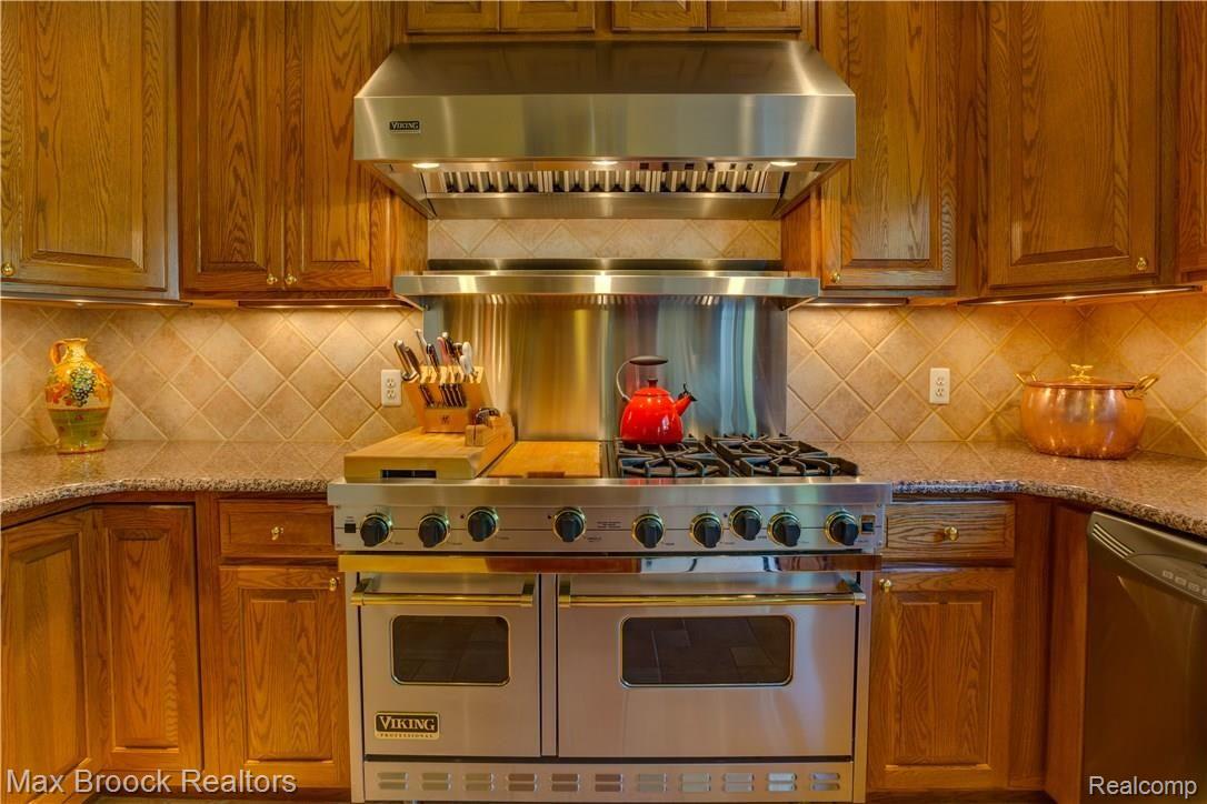 797 Crestwood Lane Rochester, MI 48309 - Photo 21 of 63 M10A1706_797 Crestwood Ln_.jpg