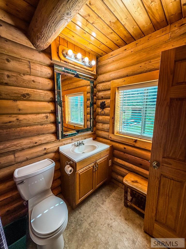 38 Rattlesnake Road Irwin, ID 83428 - Photo 18 of 27 bathroom