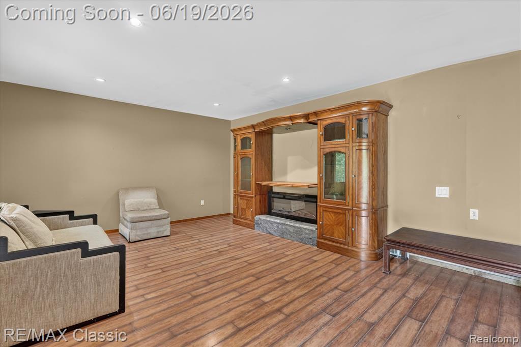 12189 Gage Road Holly, MI 48442 - Photo 5 of 69