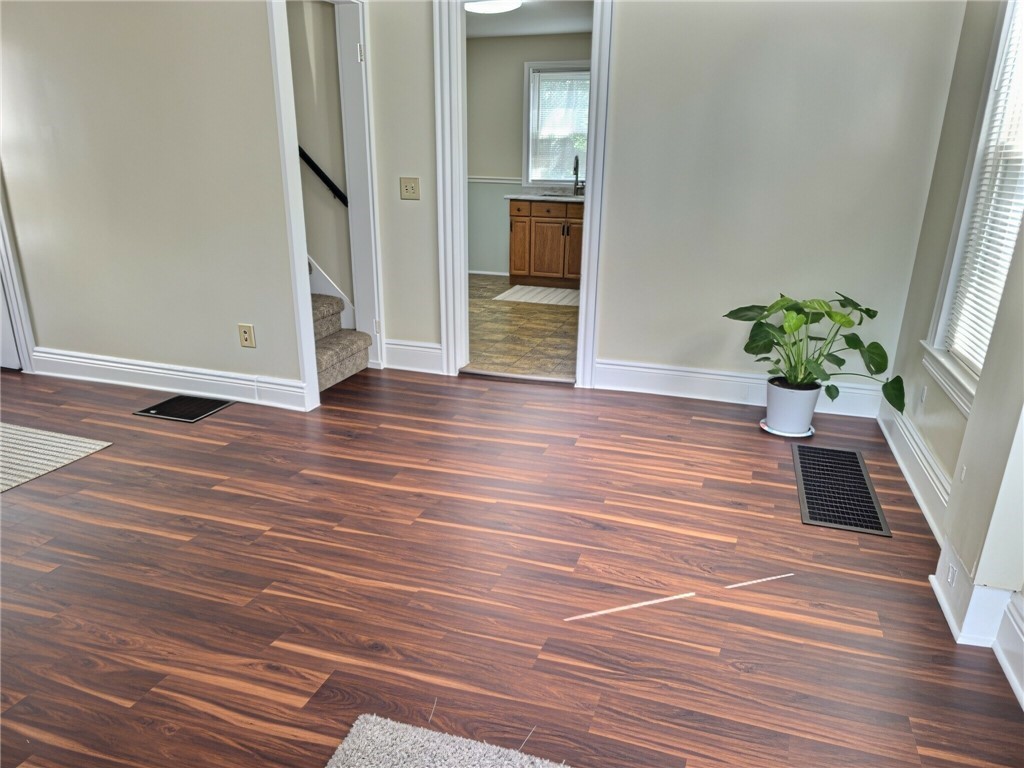 14 Utica Place Rochester, NY 14608 - Photo 6 of 20 Gallery Image 6