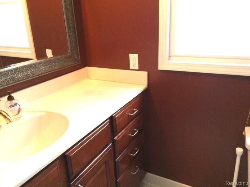 259 Whitney Drive Rochester, MI 48307 - Photo 17 of 31 IMG_0856.jpg