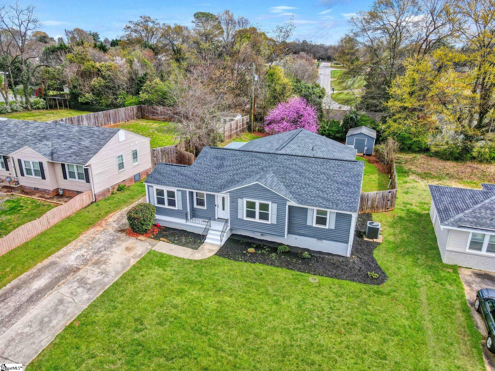 109 Farmington Road Greenville, SC 29605 - Photo 4 of 35