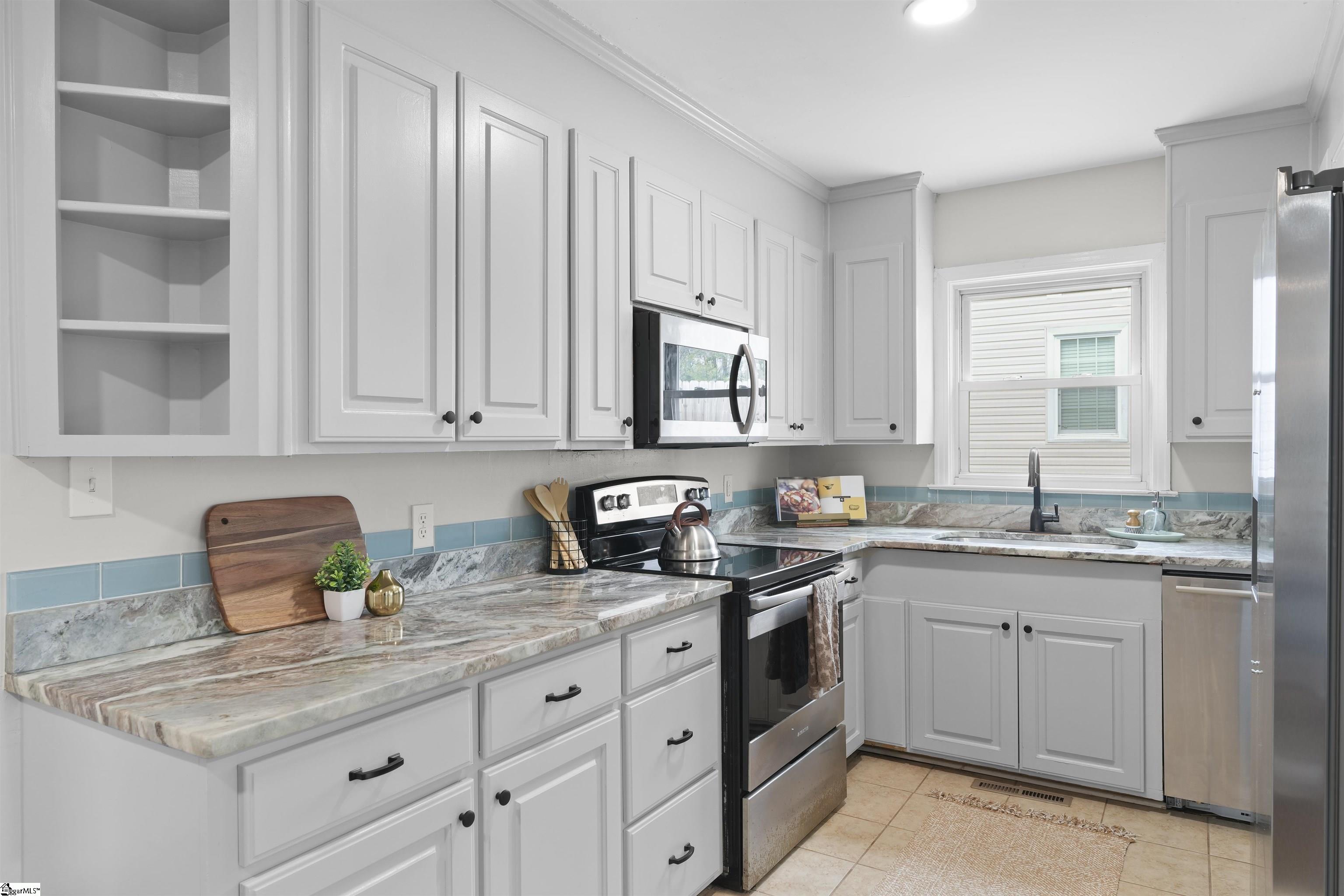 109 Farmington Road Greenville, SC 29605 - Photo 8 of 35