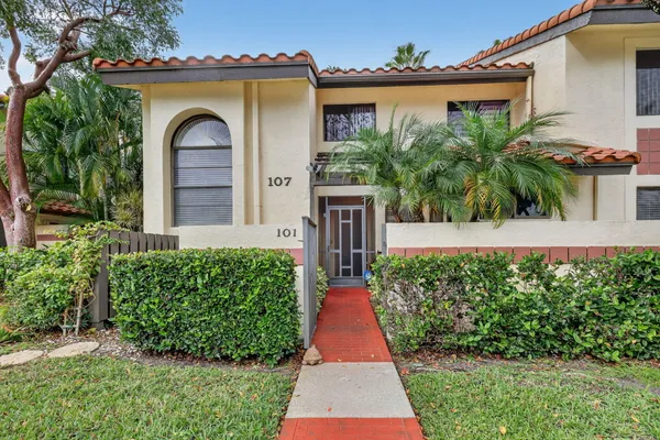 $264,990 | 10215 North Circle Lake Drive, Unit 101, Boynton Beach, FL 33437