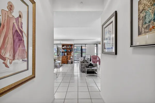 $264,990 | 10215 North Circle Lake Drive, Unit 101, Boynton Beach, FL 33437