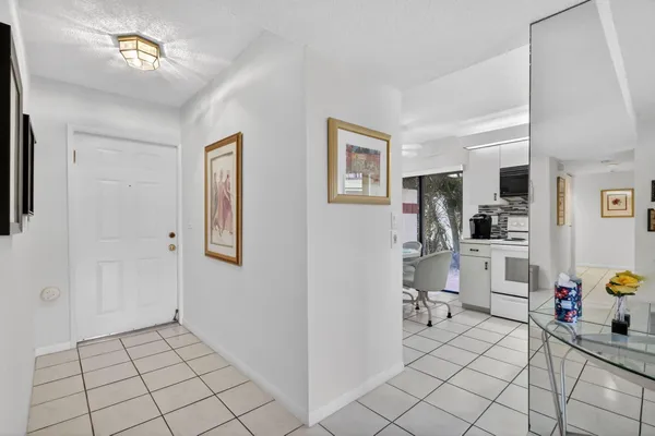 $264,990 | 10215 North Circle Lake Drive, Unit 101, Boynton Beach, FL 33437