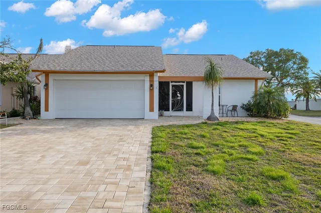 $349,999 | 11545 Cinnamon Cove Boulevard, Fort Myers, FL 33908