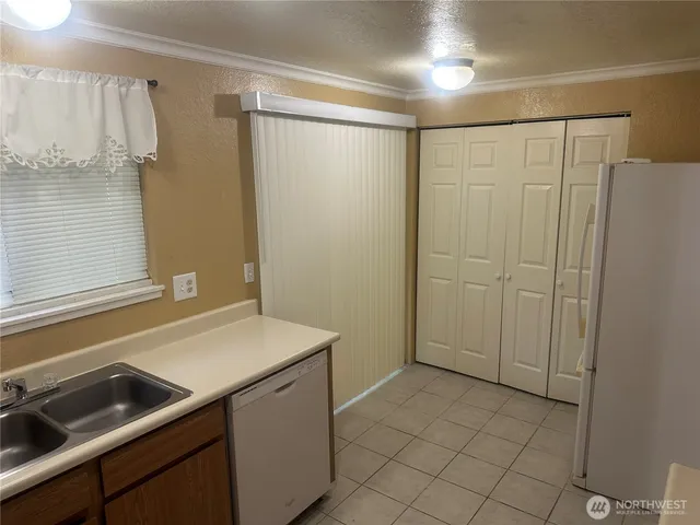 $312,000 | 14917 32nd Place South, Unit 42, SeaTac, WA 98168