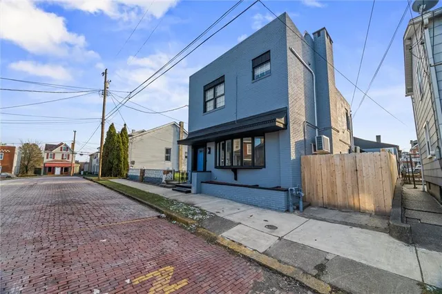 $200,000 | 309 Beech Street, Vandergrift, PA 15690