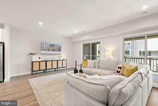 $639,000 | 24125 Newtonmore Terrace, Unit K, Sterling, VA 20166