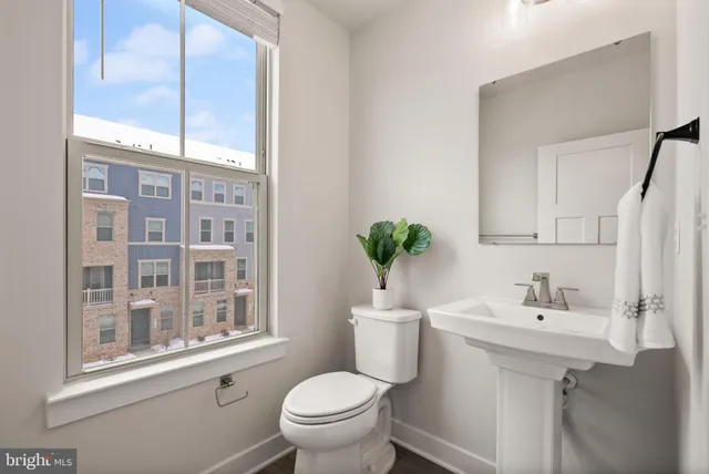 $639,000 | 24125 Newtonmore Terrace, Unit K, Sterling, VA 20166