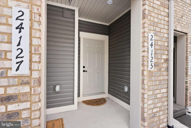 $639,000 | 24125 Newtonmore Terrace, Unit K, Sterling, VA 20166