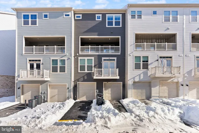 $639,000 | 24125 Newtonmore Terrace, Unit K, Sterling, VA 20166