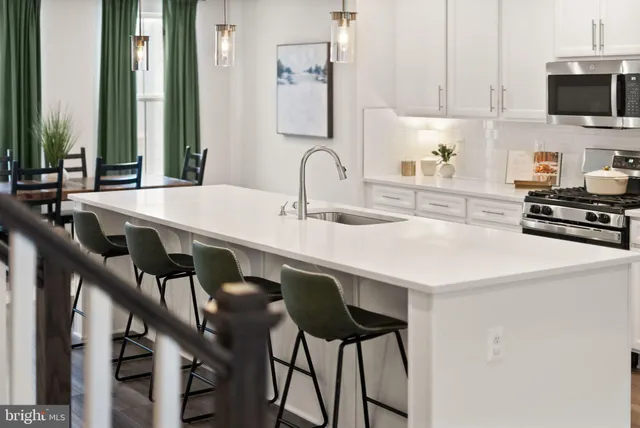 $639,000 | 24125 Newtonmore Terrace, Unit K, Sterling, VA 20166