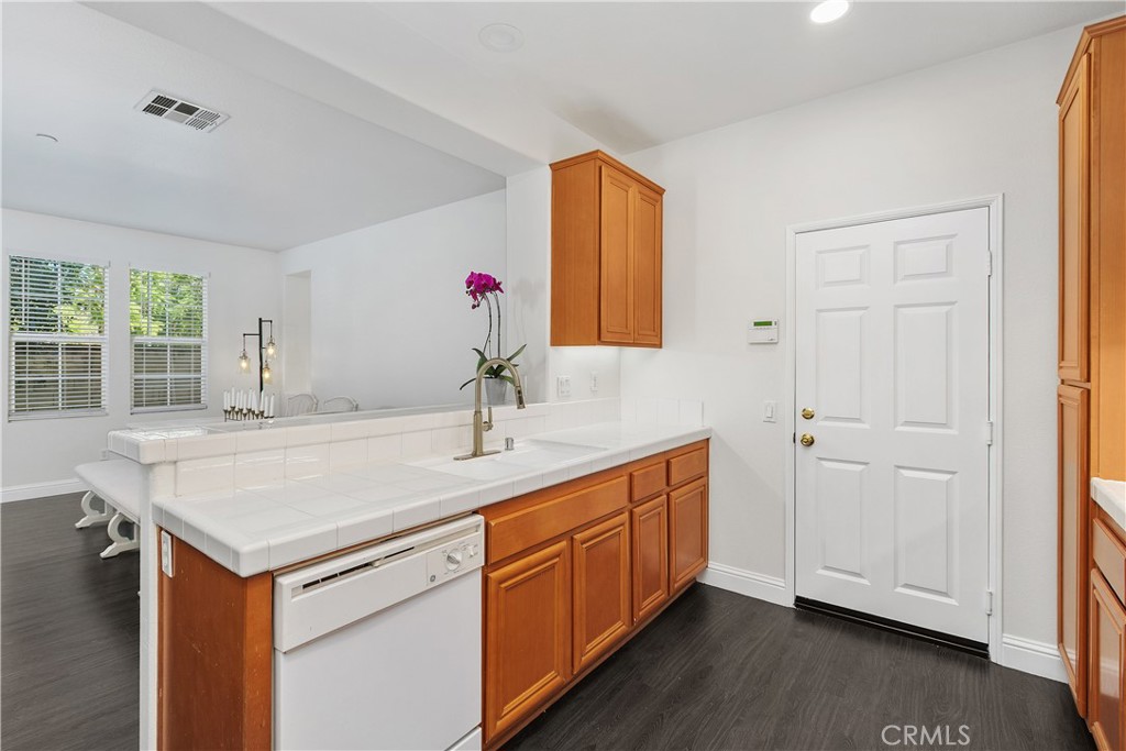 6371 Lionel Court Riverside, CA 92504 - Photo 17 of 39