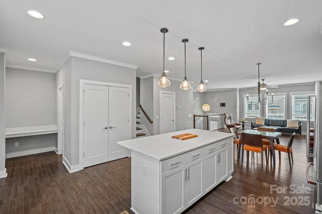 $690,000 | 1910 Seegars Place, Charlotte, NC 28204