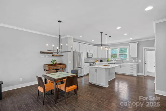 $690,000 | 1910 Seegars Place, Charlotte, NC 28204