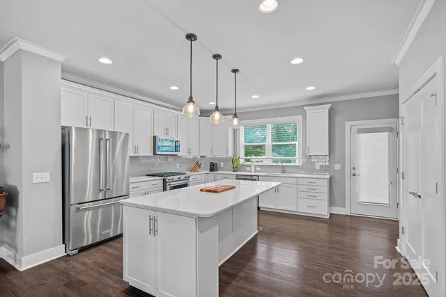 $690,000 | 1910 Seegars Place, Charlotte, NC 28204