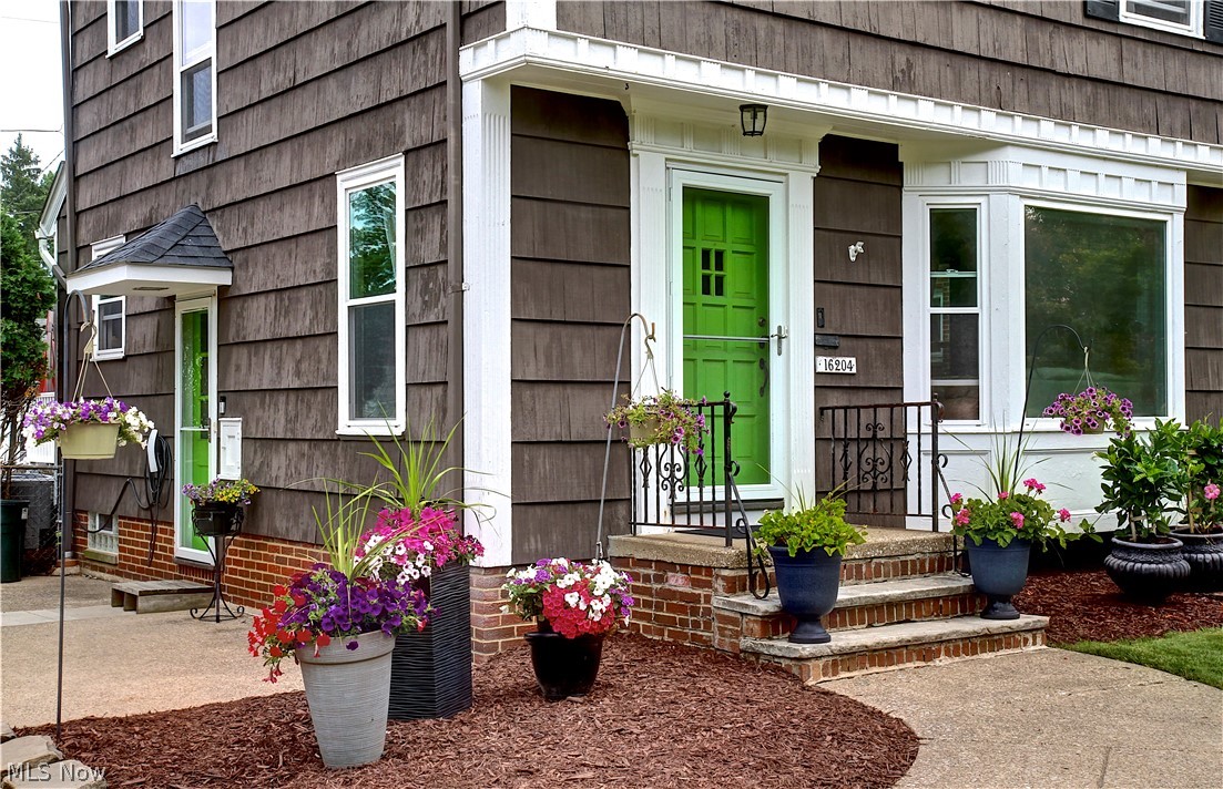 16204 West Park Road Cleveland, OH 44111 - Photo 3 of 40 Gallery Image 3