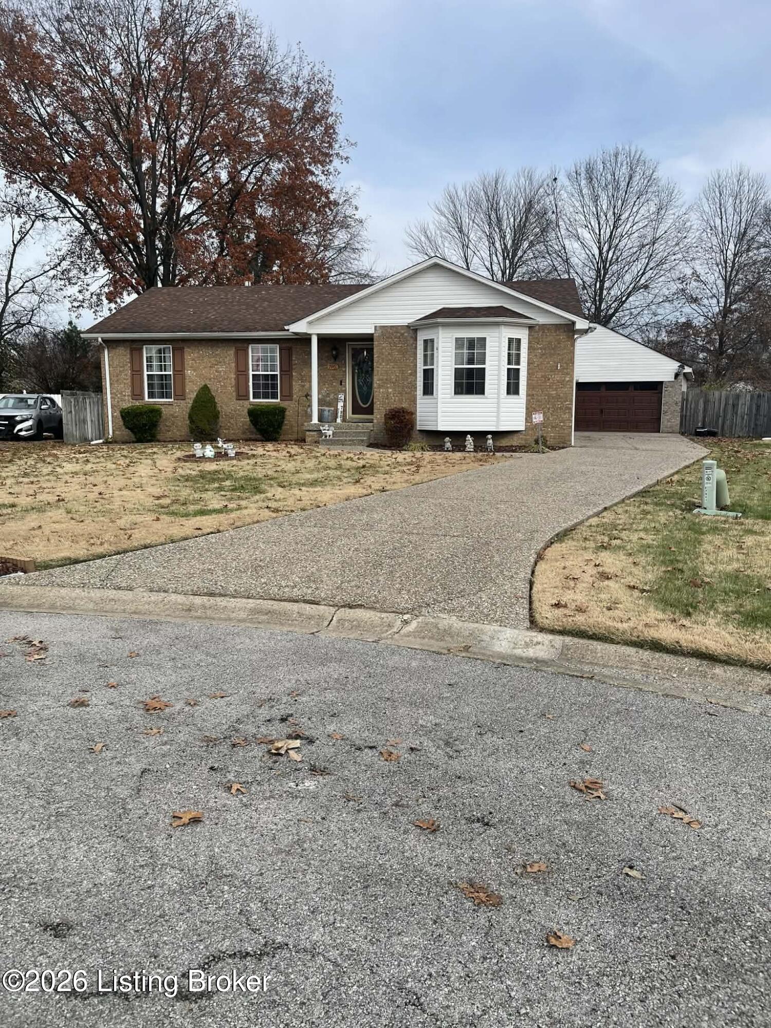 7901 Jennifer Ridge Place Louisville, KY 40258 - Photo 1 of 60 01