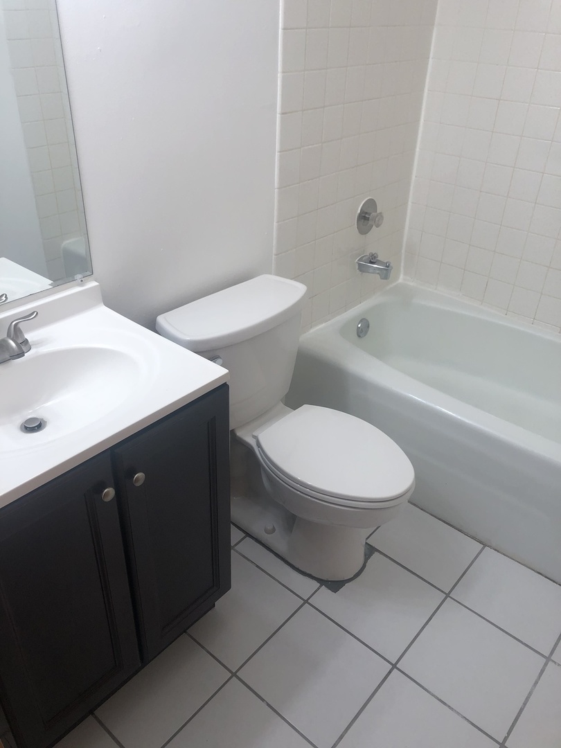 1043 South York Road, Unit 407 Bensenville, IL 60106 - Photo 3 of 7