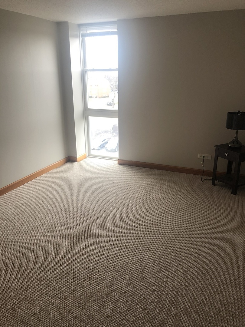 1043 South York Road, Unit 407 Bensenville, IL 60106 - Photo 5 of 7