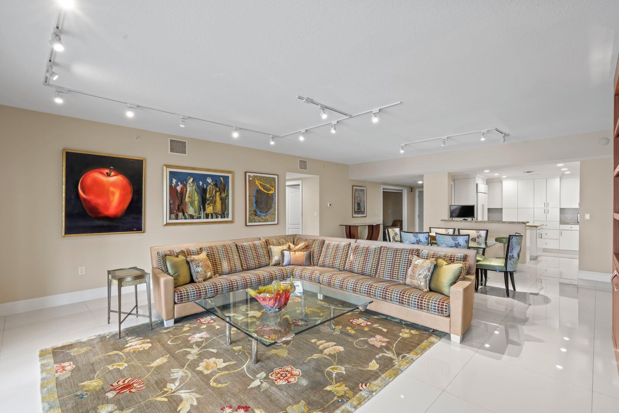 200 East Palmetto Park Road, Unit 607 Boca Raton, FL 33432 - Photo 17 of 54 Living Area