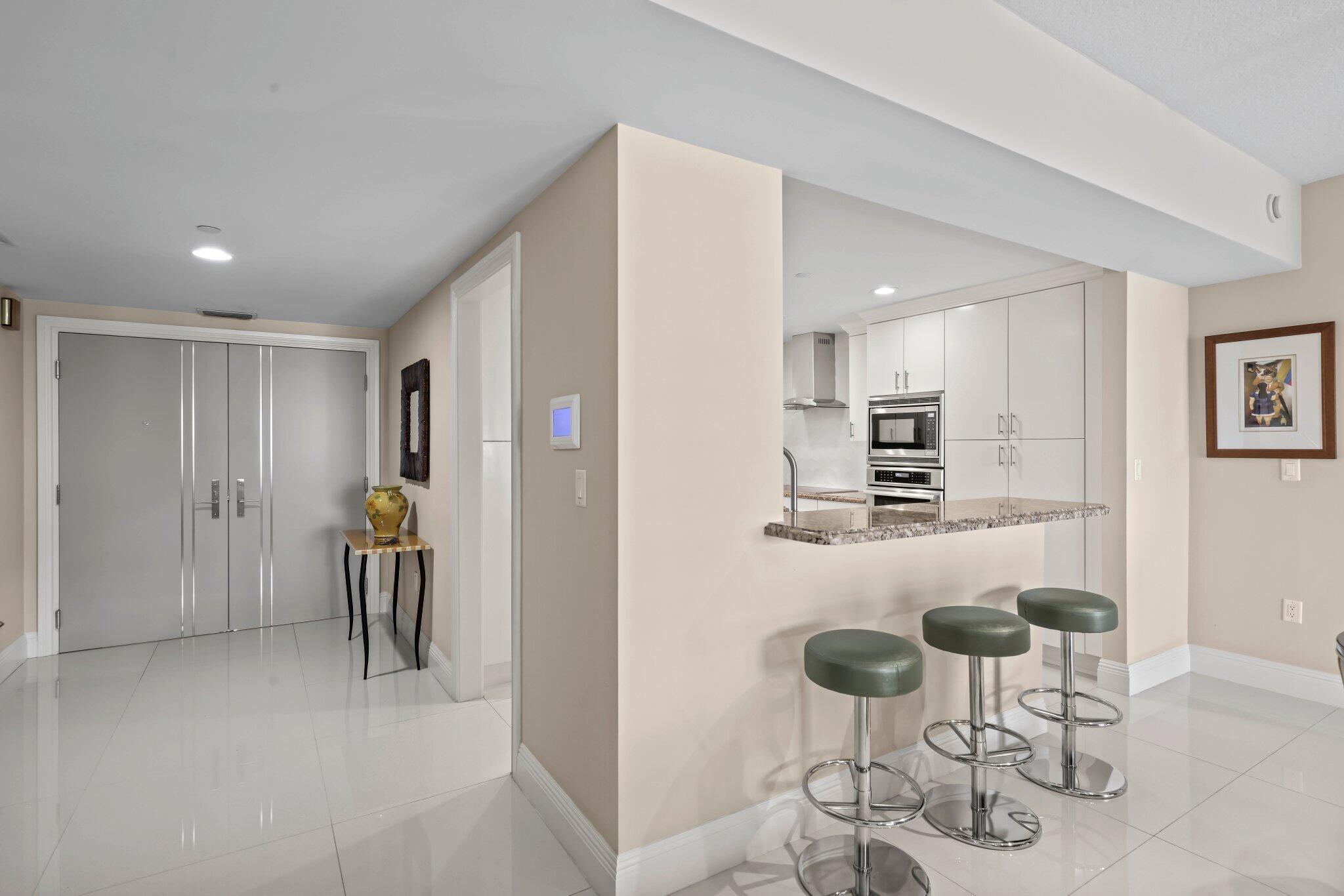 200 East Palmetto Park Road, Unit 607 Boca Raton, FL 33432 - Photo 9 of 54 Entry