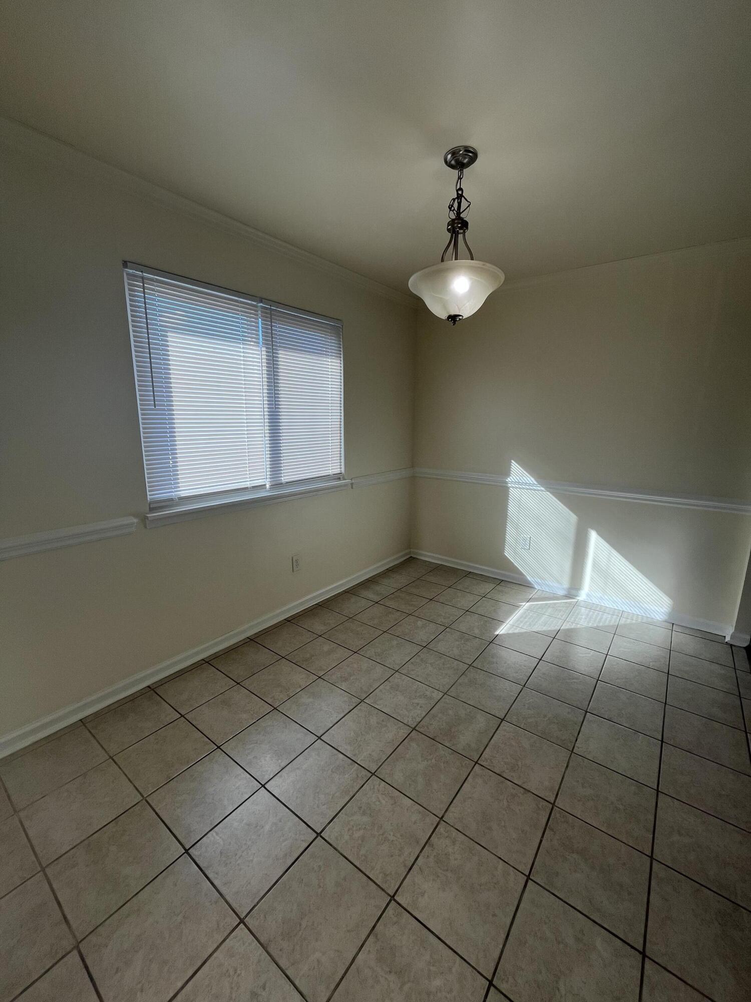 14 Hunters Court Goose Creek, SC 29445 - Photo 8 of 19 dining