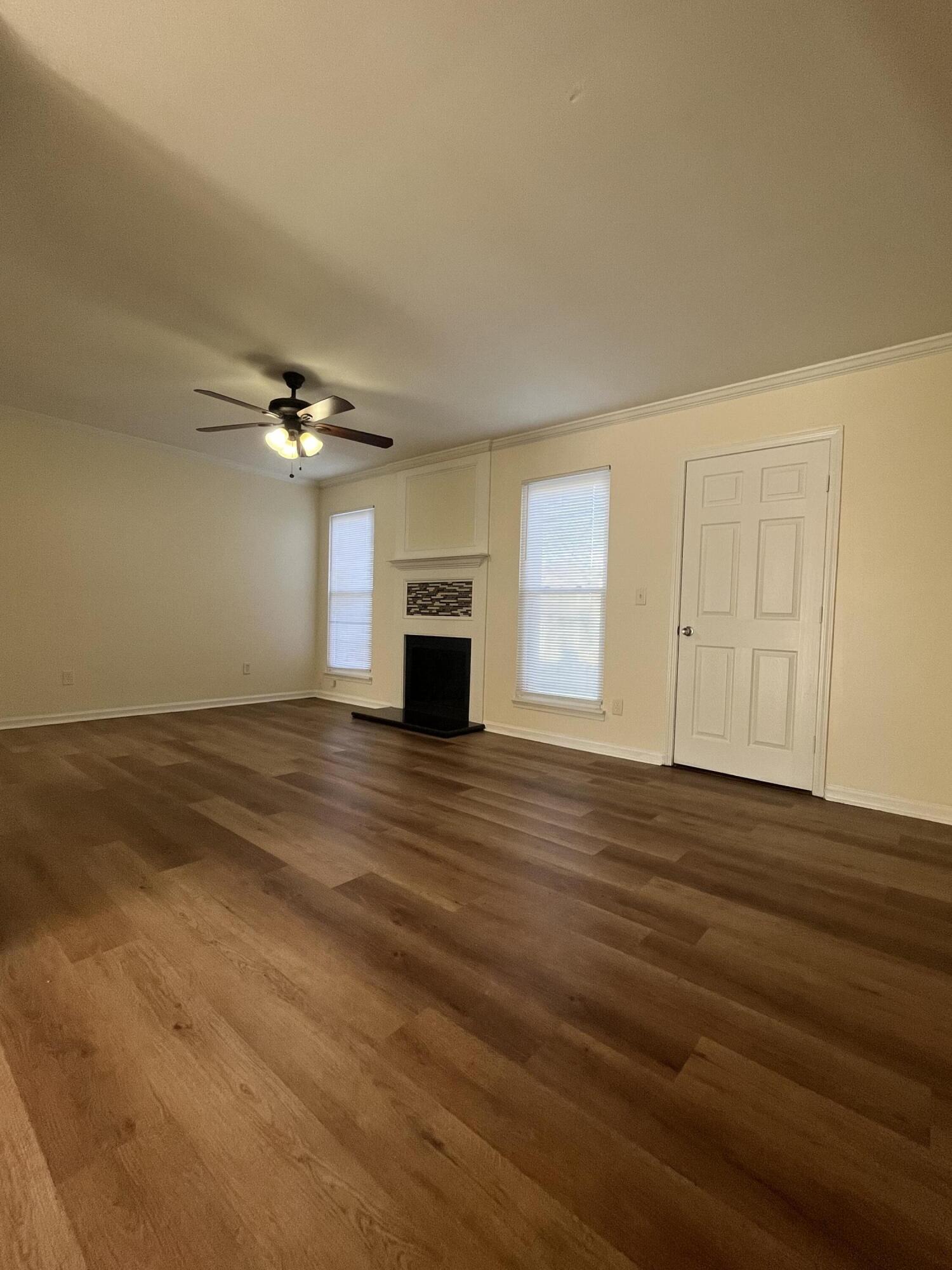 14 Hunters Court Goose Creek, SC 29445 - Photo 9 of 19 living angle