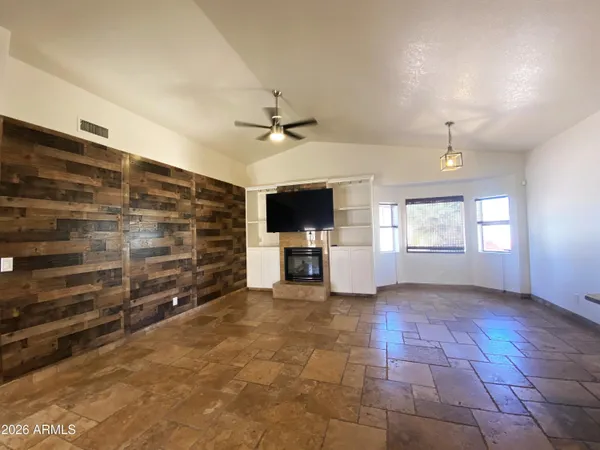 $2,650 | 405 East Huber Street, Mesa, AZ 85203