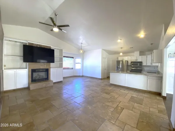 $2,650 | 405 East Huber Street, Mesa, AZ 85203