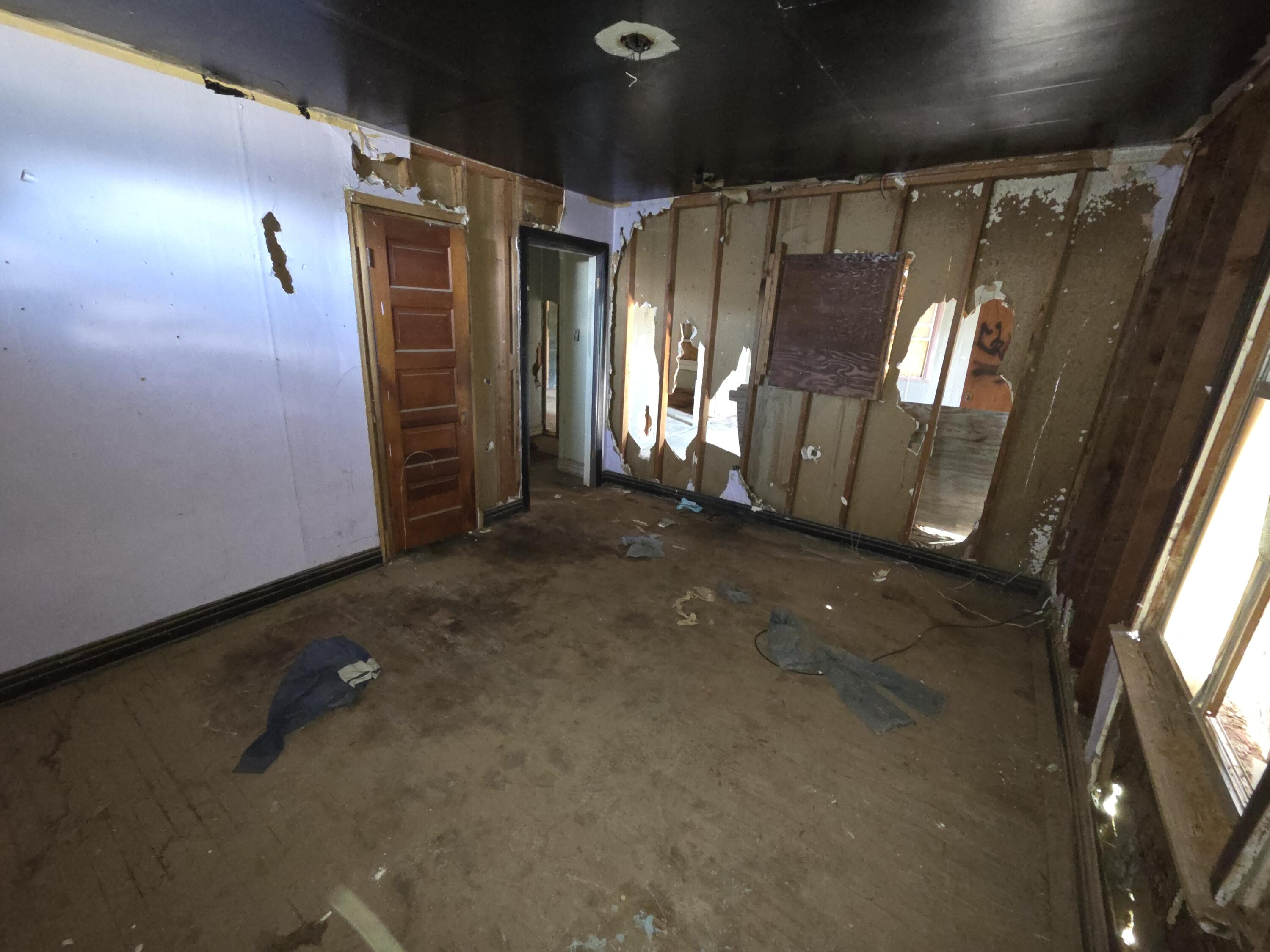 1106 35th Street Lubbock, TX 79412 - Photo 5 of 15 a view of empty room