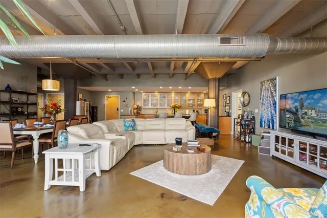 $1,100,000 | 2120 Wyandotte Street, Unit 16, Kansas City, MO 64108