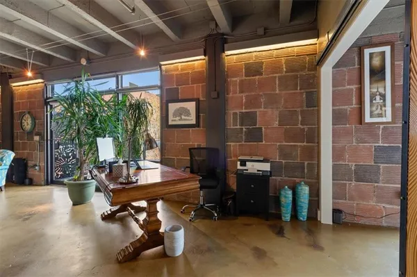 $1,100,000 | 2120 Wyandotte Street, Unit 16, Kansas City, MO 64108
