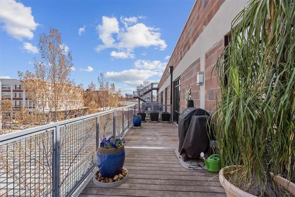 $1,100,000 | 2120 Wyandotte Street, Unit 16, Kansas City, MO 64108