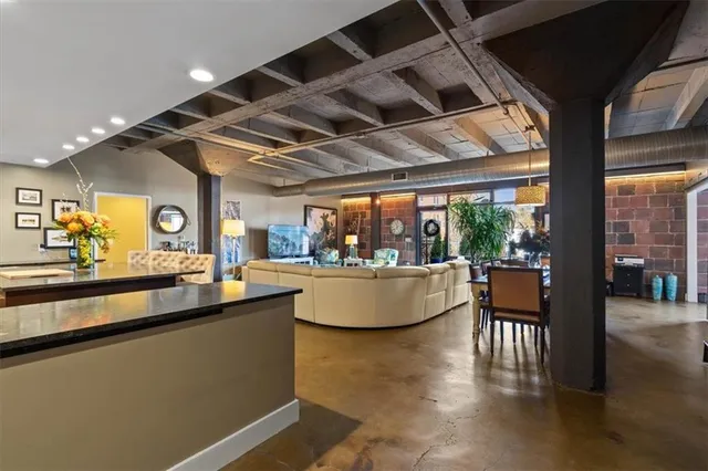 $1,100,000 | 2120 Wyandotte Street, Unit 16, Kansas City, MO 64108