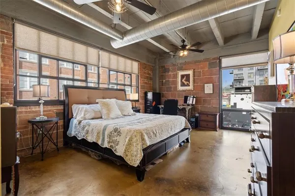 $1,100,000 | 2120 Wyandotte Street, Unit 16, Kansas City, MO 64108