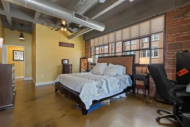 $1,100,000 | 2120 Wyandotte Street, Unit 16, Kansas City, MO 64108