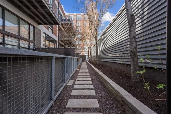 $1,100,000 | 2120 Wyandotte Street, Unit 16, Kansas City, MO 64108