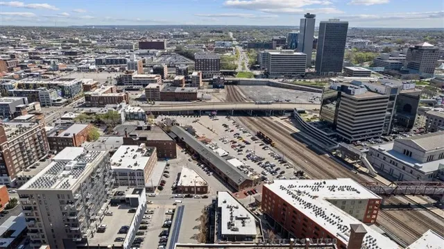 $1,100,000 | 2120 Wyandotte Street, Unit 16, Kansas City, MO 64108