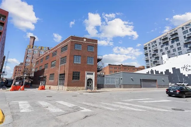 $1,100,000 | 2120 Wyandotte Street, Unit 16, Kansas City, MO 64108