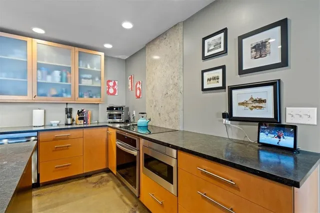 $1,100,000 | 2120 Wyandotte Street, Unit 16, Kansas City, MO 64108