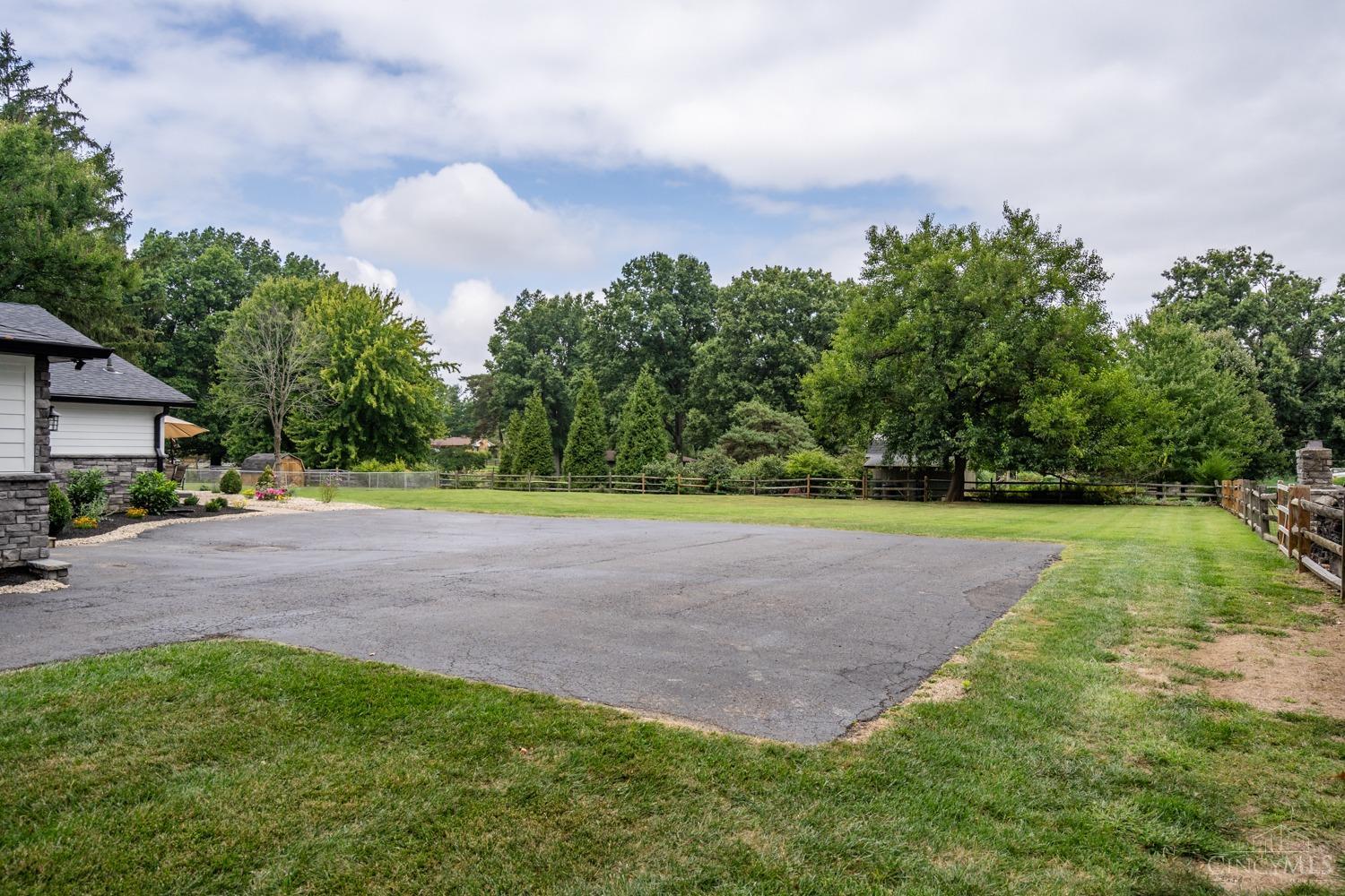 3570 East Galbraith Road Amberley, OH 45236 - Photo 26 of 30