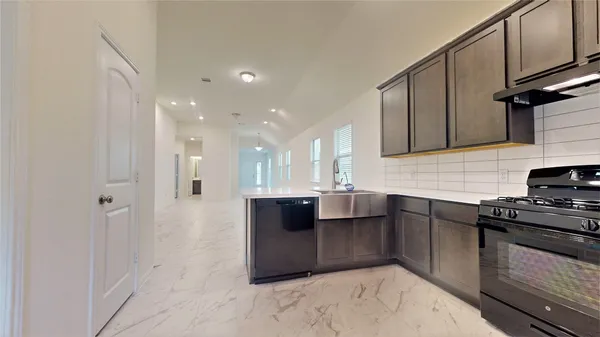 $2,200 | 10434 Astor Pt Trail, Tomball, TX 77375