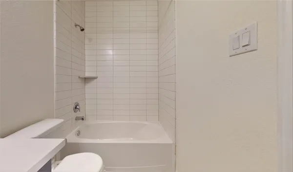 $2,200 | 10434 Astor Pt Trail, Tomball, TX 77375